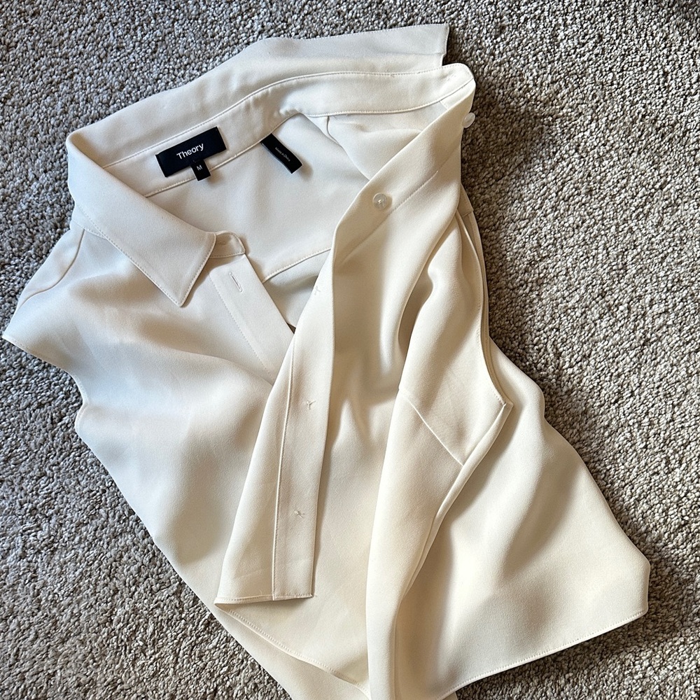 Theory Minimalist Cropped Button-Down Sleeveless Shirt